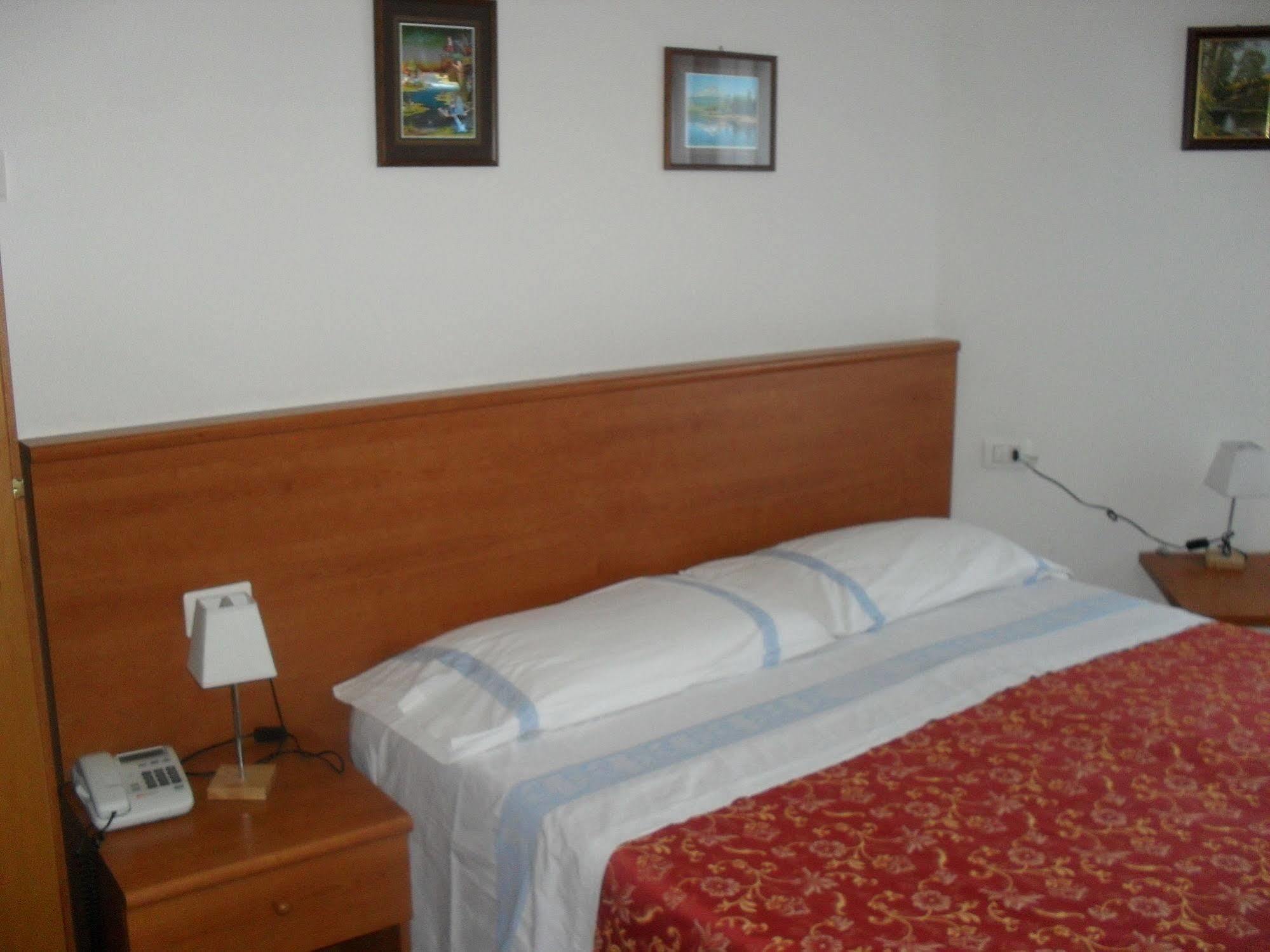 Albergo Ristorante Olimpia Abbadia San Salvator Dış mekan fotoğraf